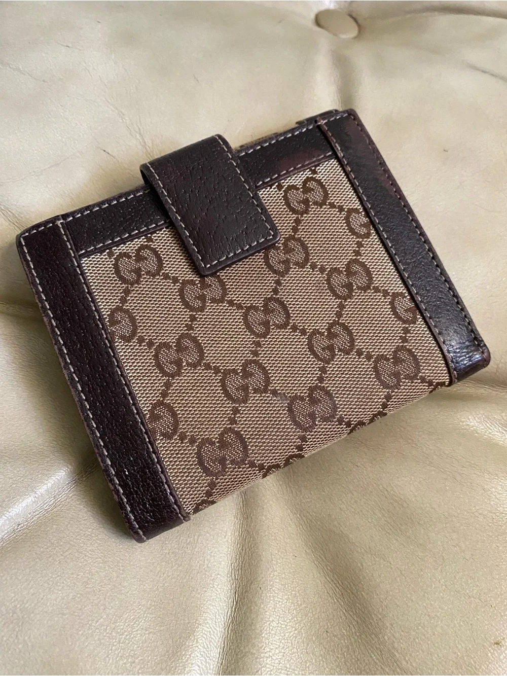 Gucci Charmy Unisex Wallet GG Monogram Canvas/Leather Authentic Rivets